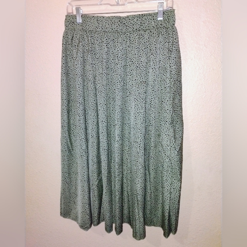 Shein Size Large Pleated Sage Green Midi Skirt with Subtle Dot Print